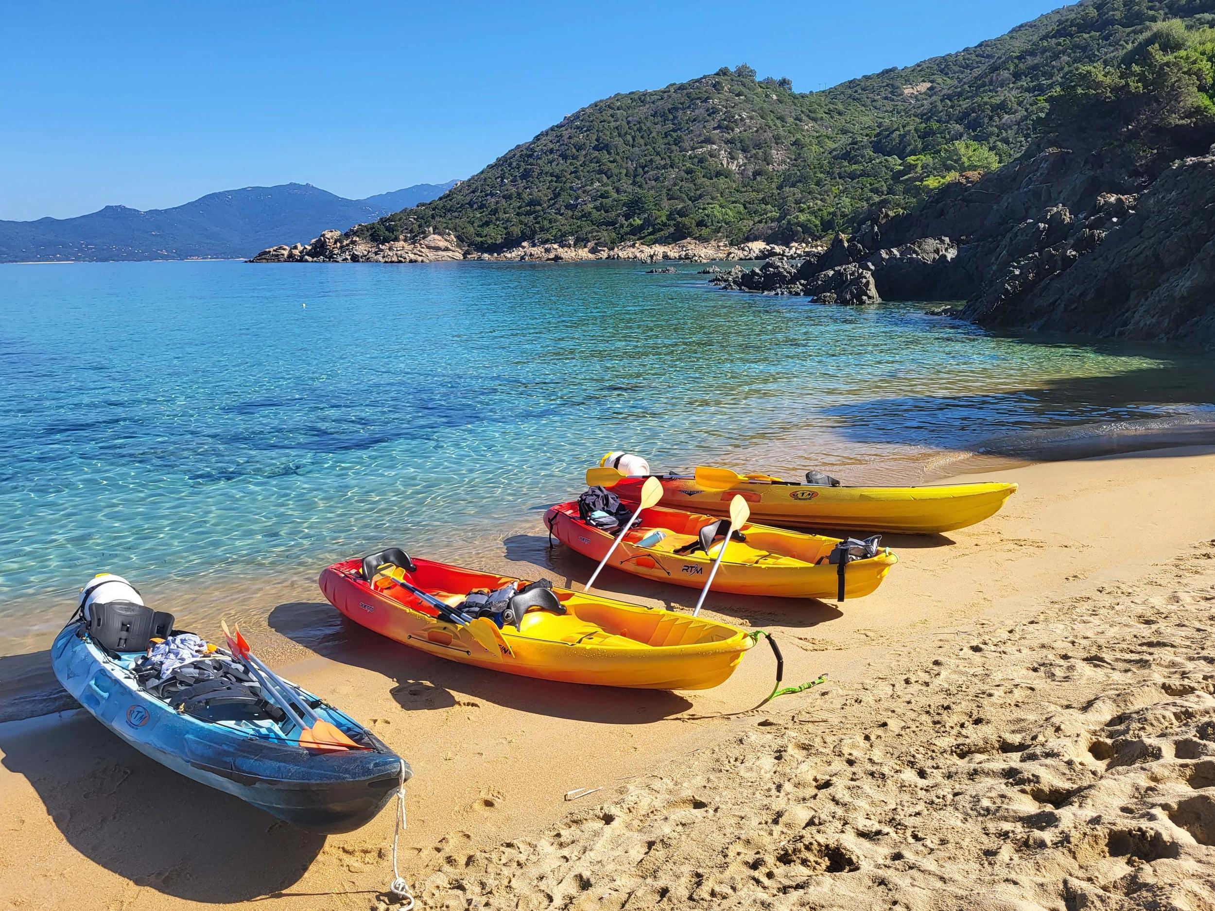 Excursion en kayak à l'hôtel le ressac à Campomoro