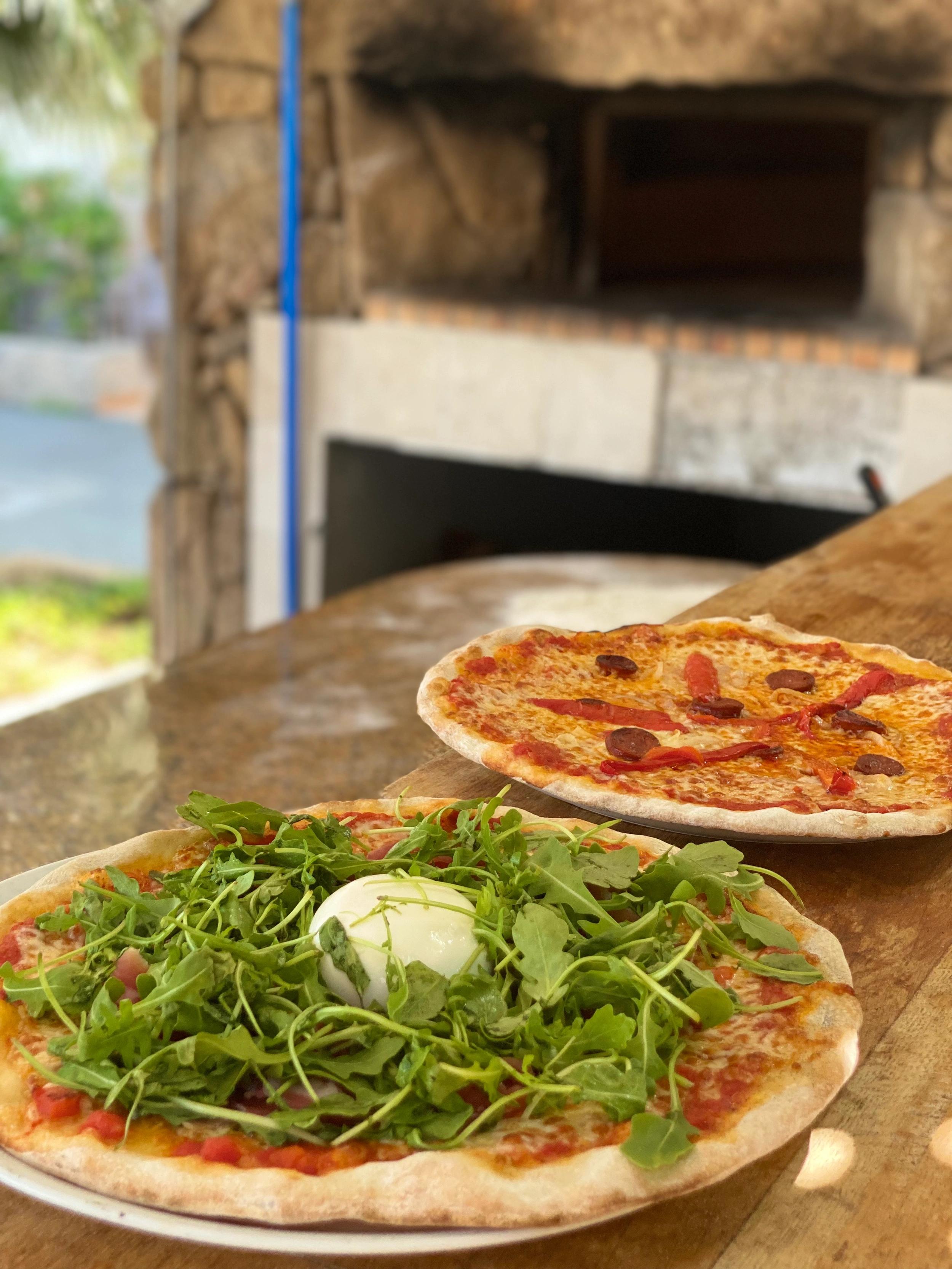 Les pizzas au feu de bois du restaurant le Ressac à Campomoro